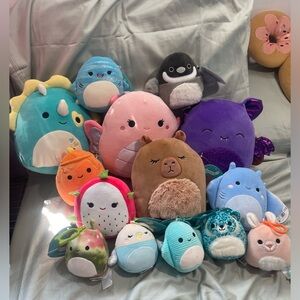 Lot of squishmallows